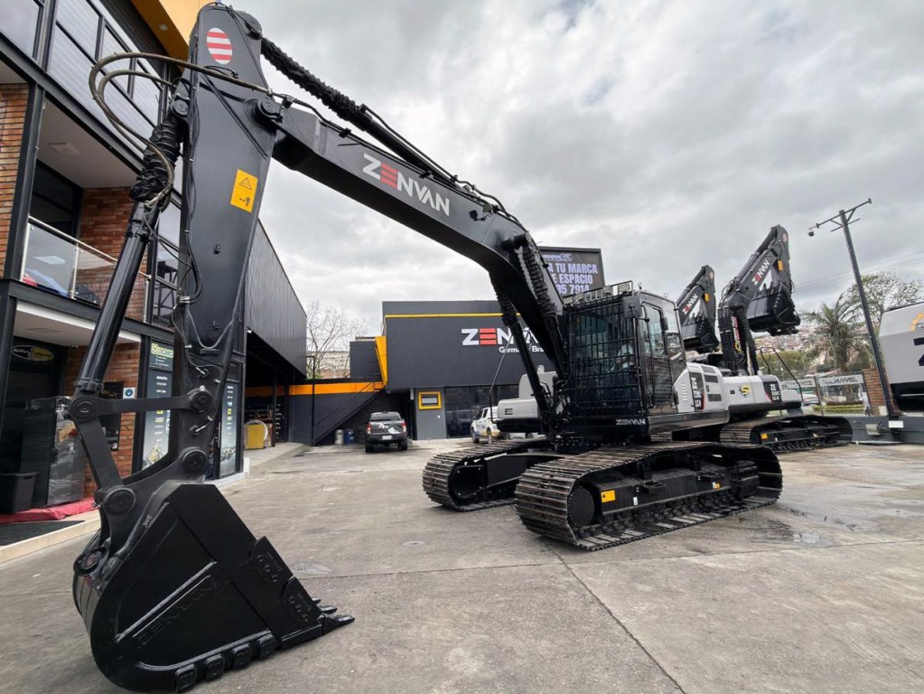 zenvan excavadora ZE230CLC-9