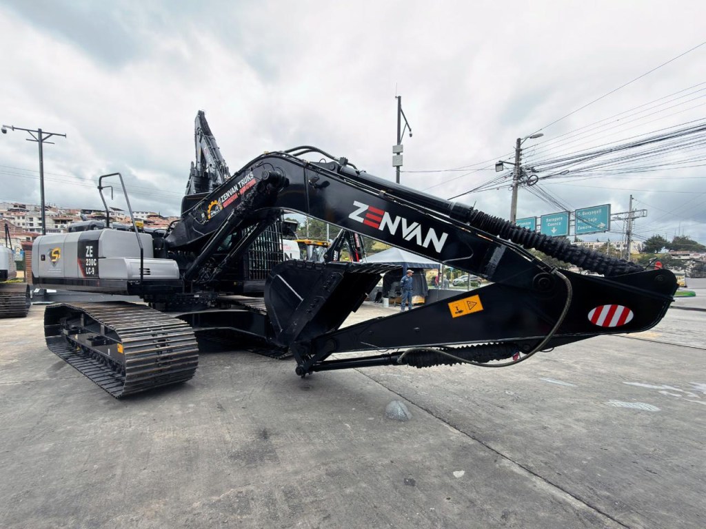 zenvan excavadora ZE230CLC-9